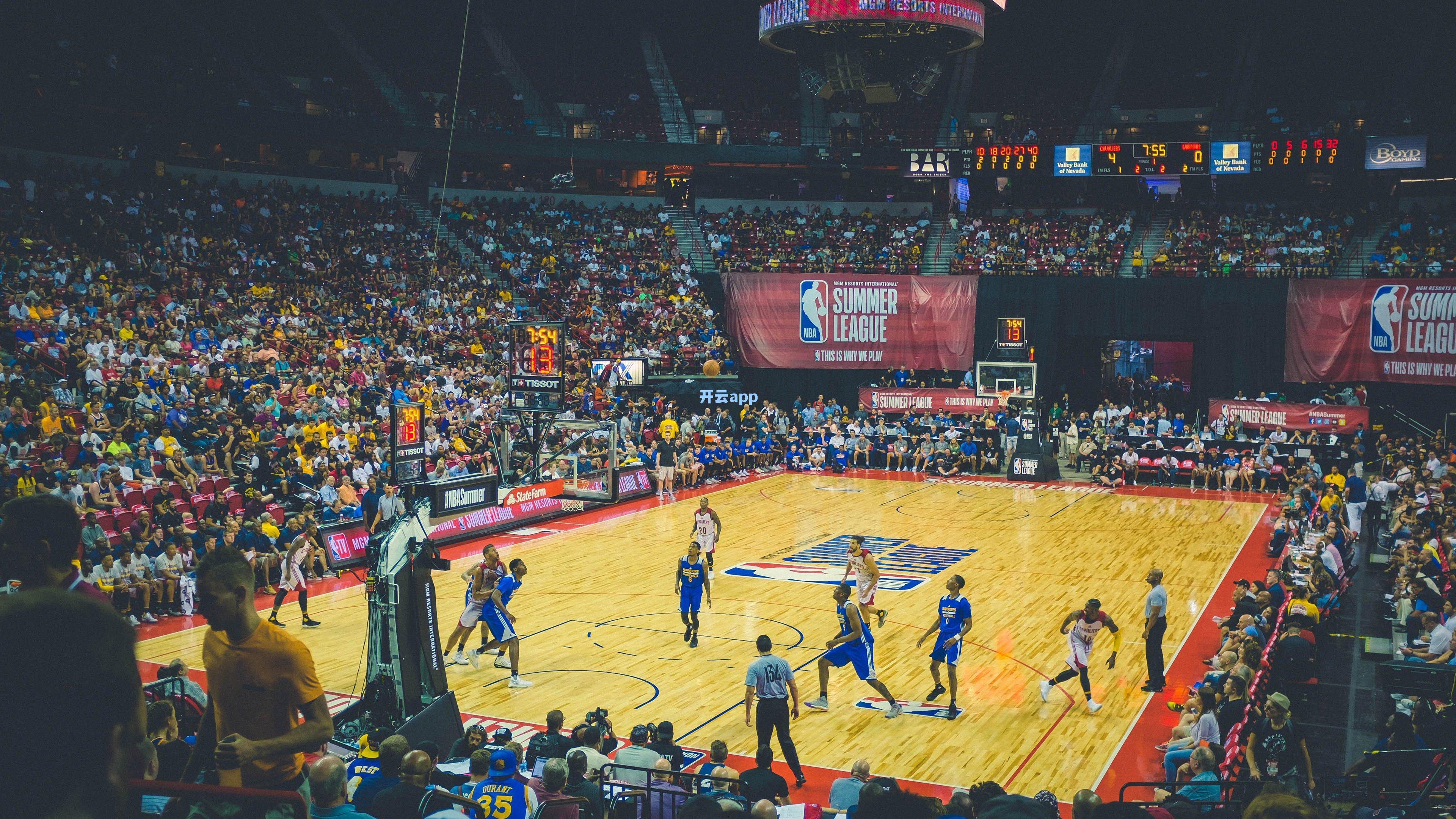 美因茨主场激战沃尔夫斯堡，亚洲双星李在城、佐野海舟首发闪耀，埃里克森关键调度引领战局